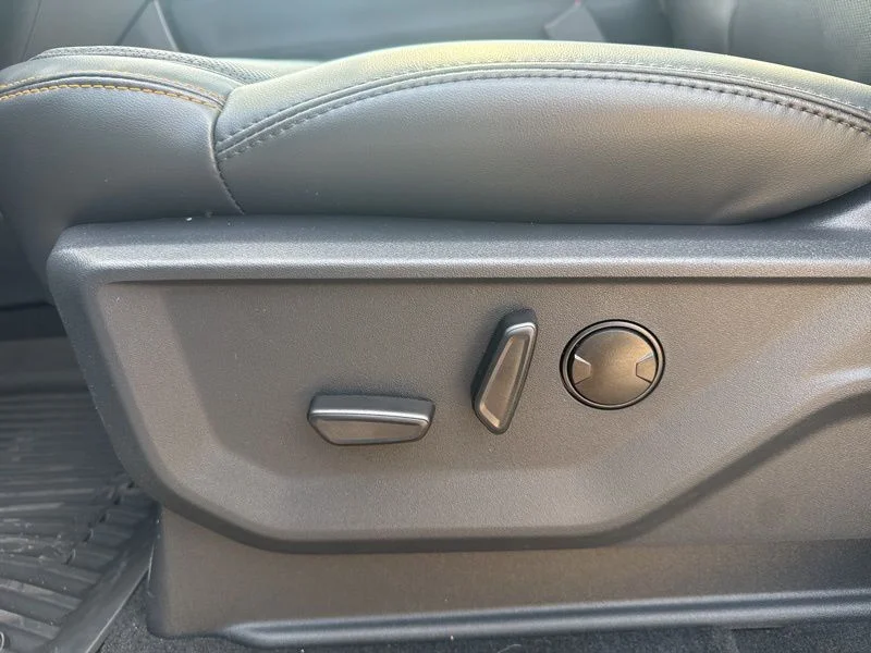 New 2025 Star White Metallic Tri-Coat Ford TREMOR® image 30