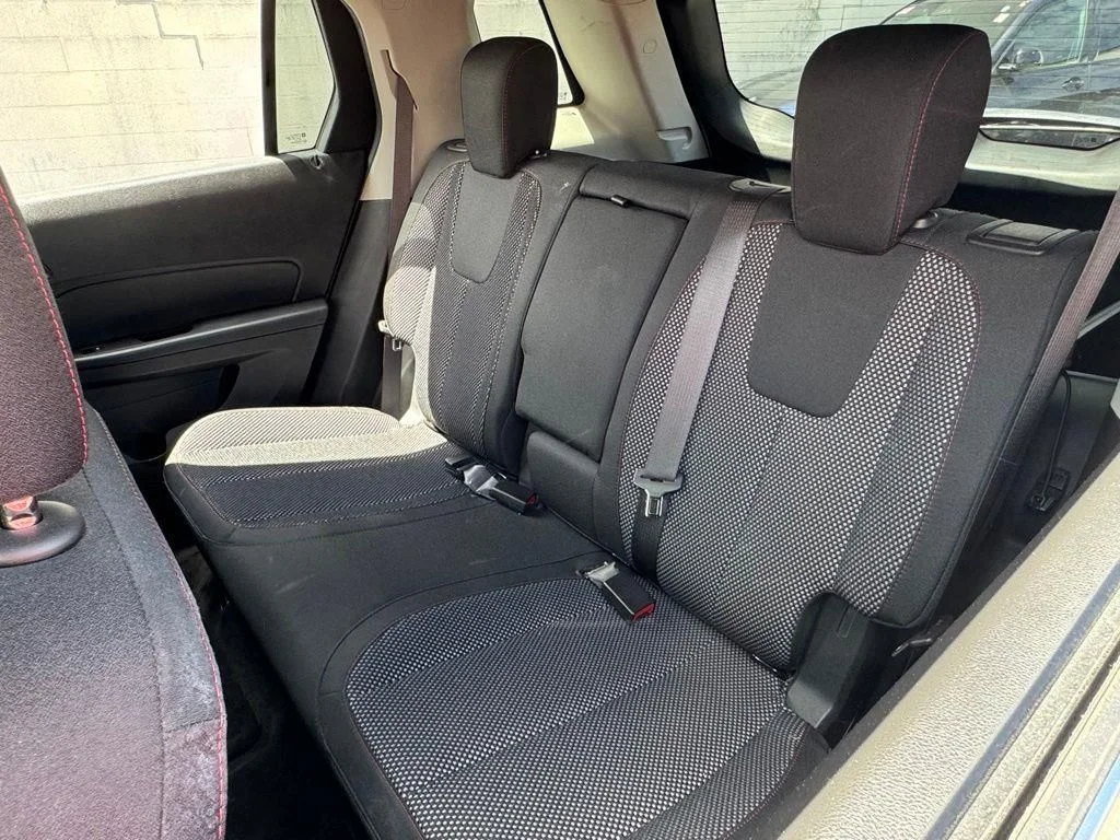 Used 2017 White GMC SLE-2 image 22
