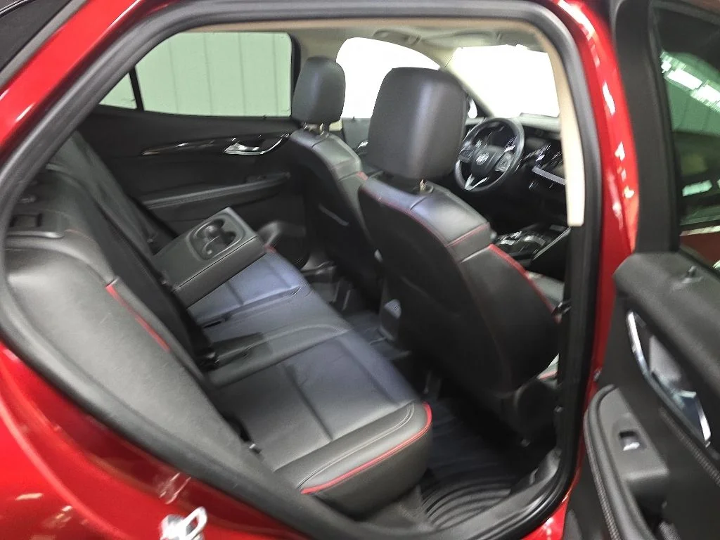 Used 2022 Red Buick Essence image 18