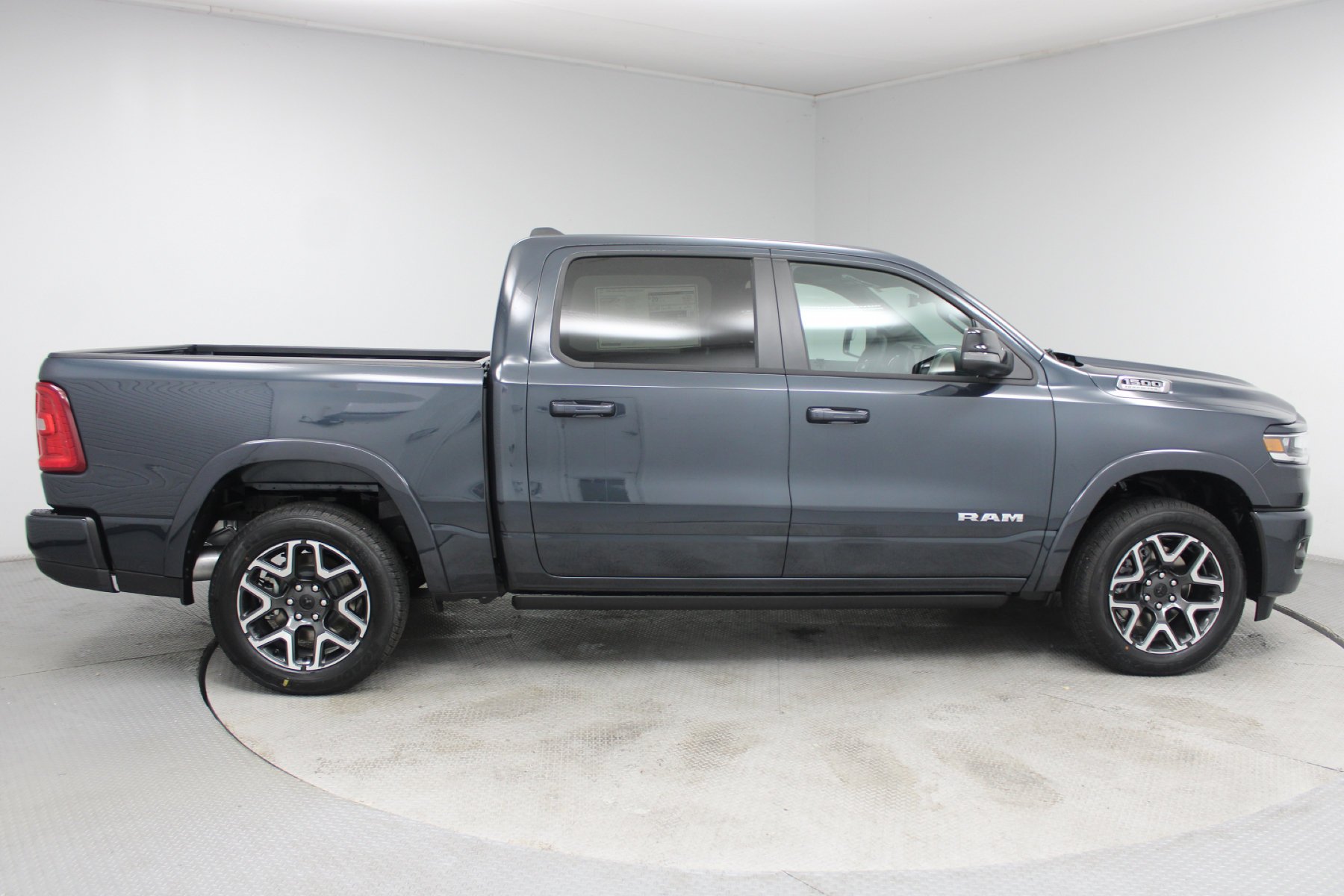 2026 RAM Ram 1500 Pickup Laramie - Photo 33