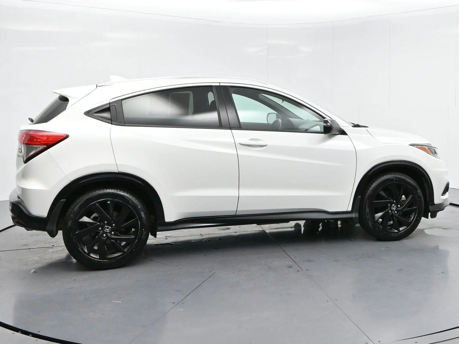 Used 2022 Platinum White Pearl Honda Sport image 8