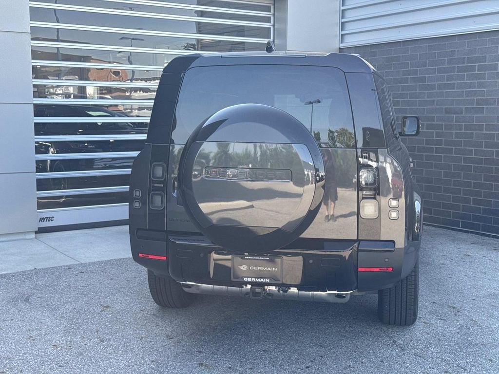 New 2026 Carpathian Grey Land Rover S image 5
