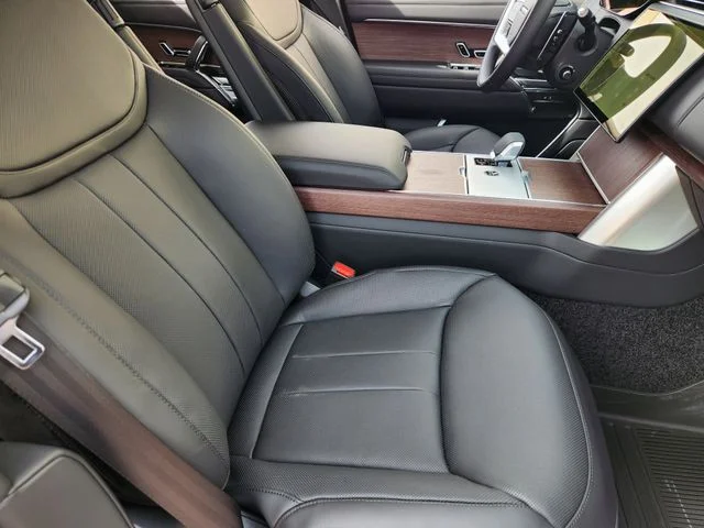 New 2026 Fuji White Land Rover SE image 10