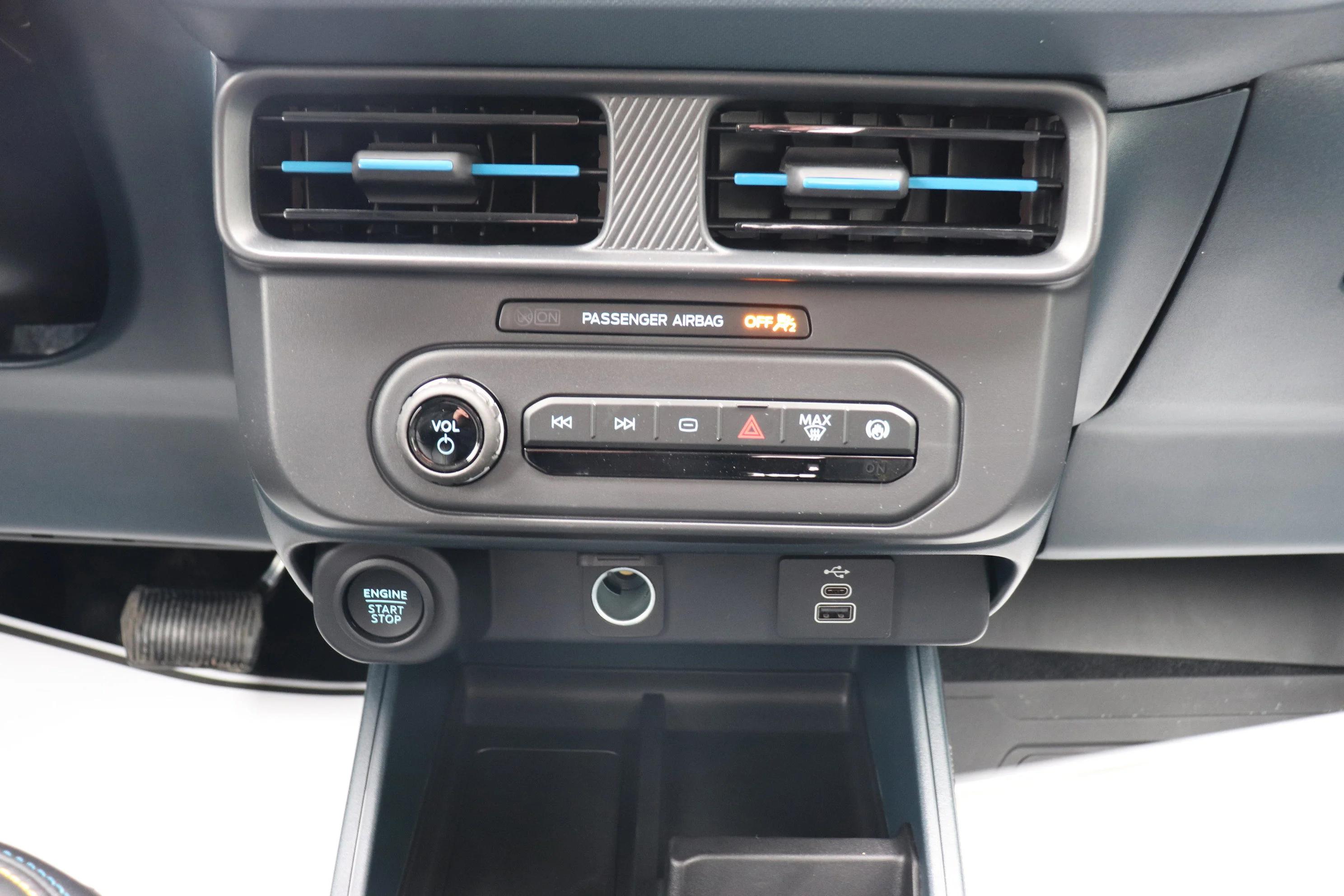 New 2026 SHADOW BLACK Ford Lobo Standard image 14