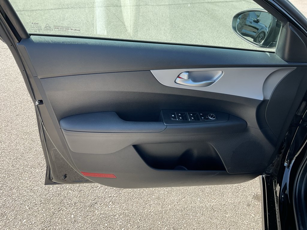 Used 2023 Aurora Black Kia LX image 17