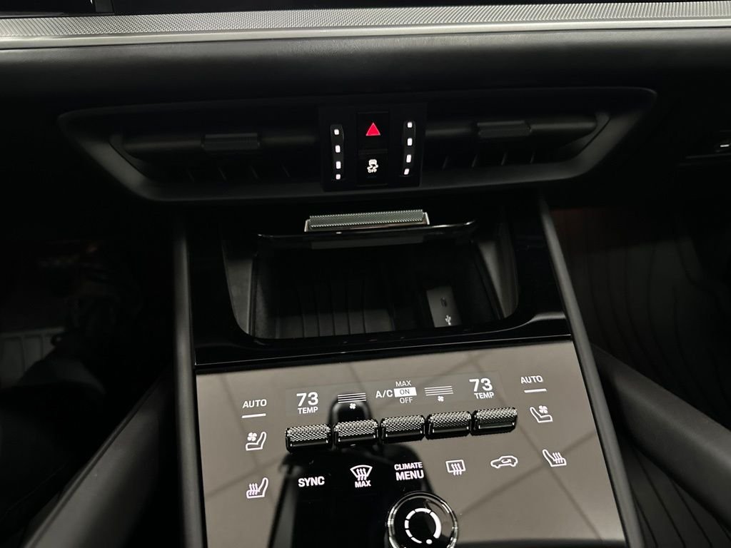 Used 2024  Porsche Base image 21