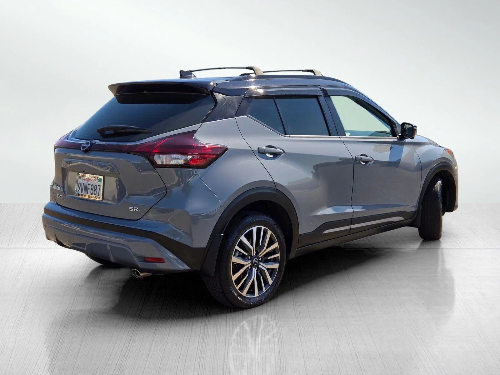 Used 2024 Gray/Super Black Nissan SR image 4