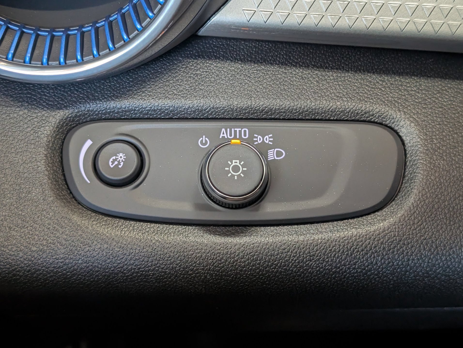 2026 Chevrolet Trax LT - Photo 24