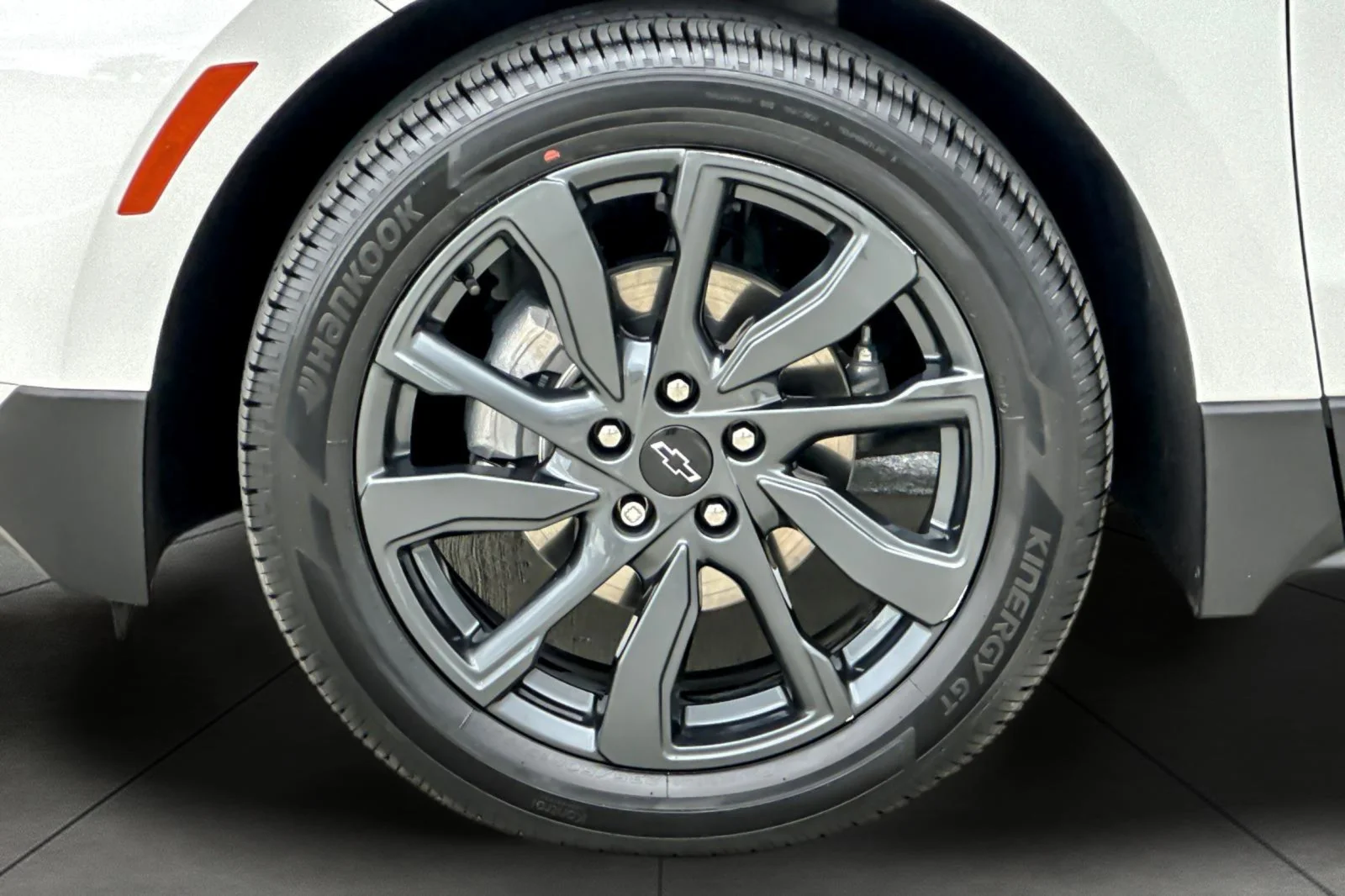 Used 2022 Summit White Chevrolet RS image 25