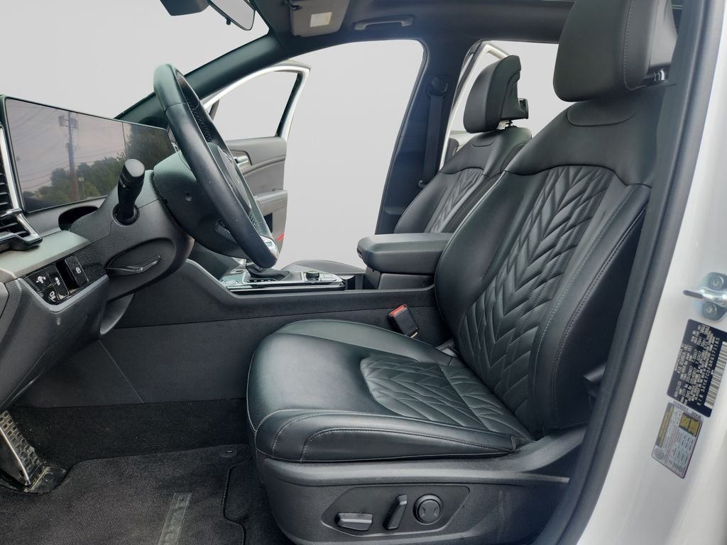 Certified Used 2024 White Kia X-Pro Prestige image 10