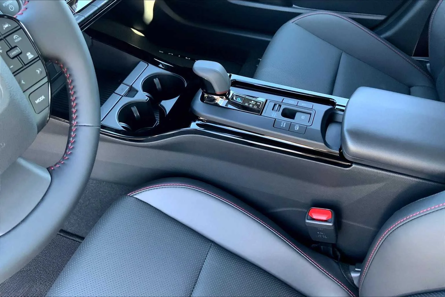 2026 Toyota Prius Plug-in Hybrid XSE Premium - Photo 7