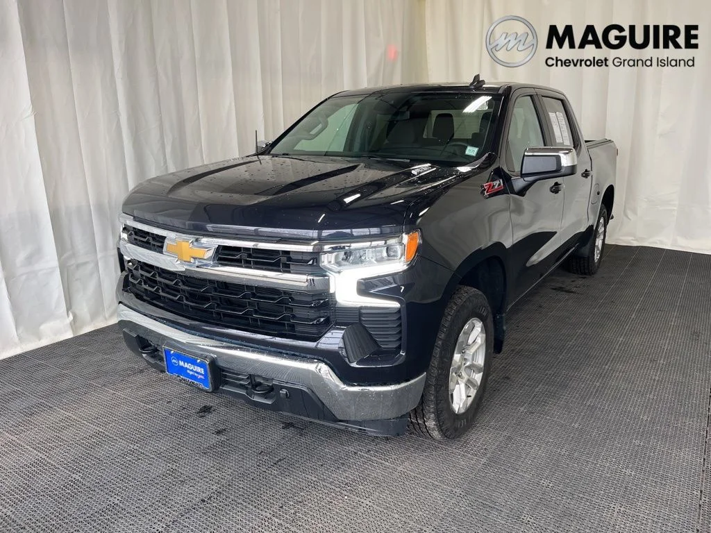 Used 2023 Ash Chevrolet LT image 1