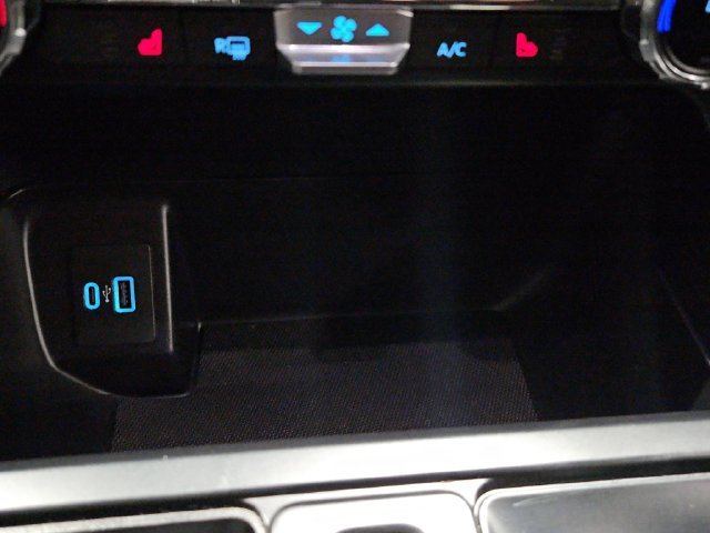Used 2022 White Ford XLT image 28