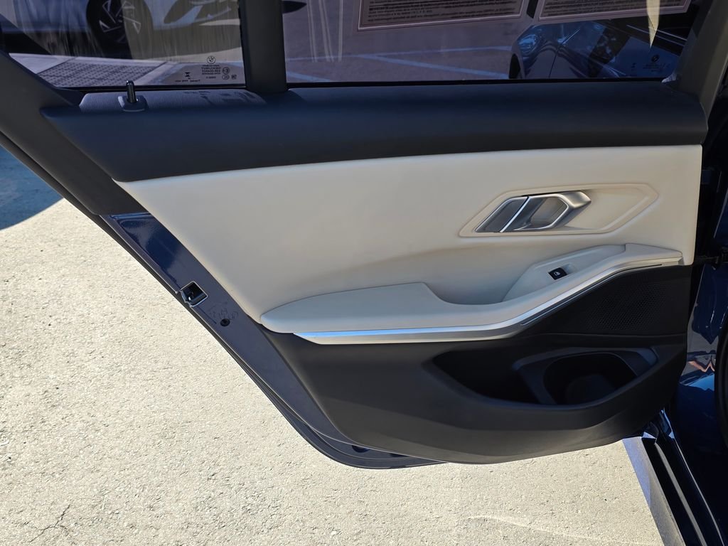2023 BMW 3 Series 330i - Photo 20
