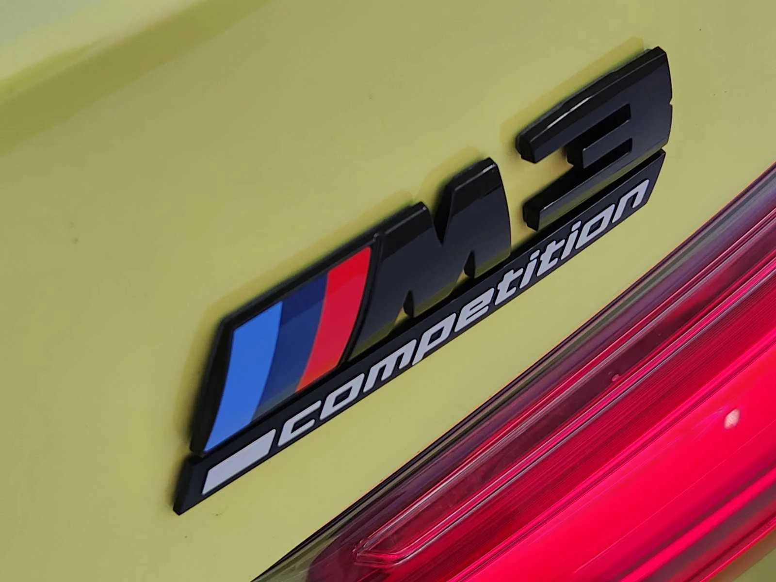 Used 2023 Sao Paulo Yellow BMW Competition xDrive image 11