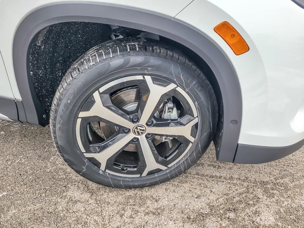New 2026 Pure White Volkswagen 2.0T SE image 6