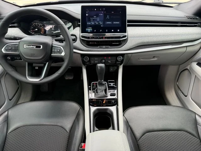 Used 2024 Gray Jeep Latitude image 22