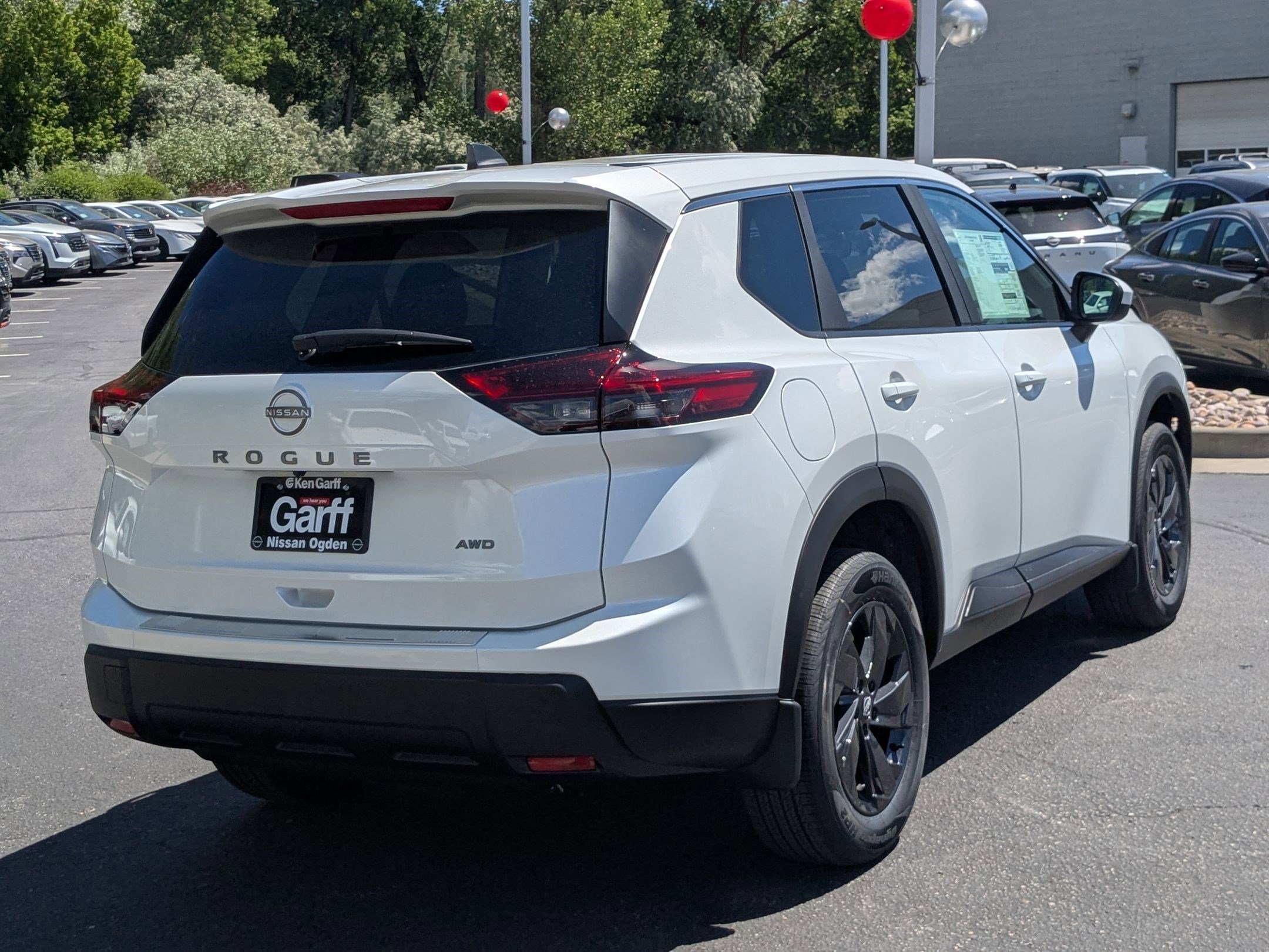 New 2026 Everest White Pearl Tricoat Nissan SV image 3