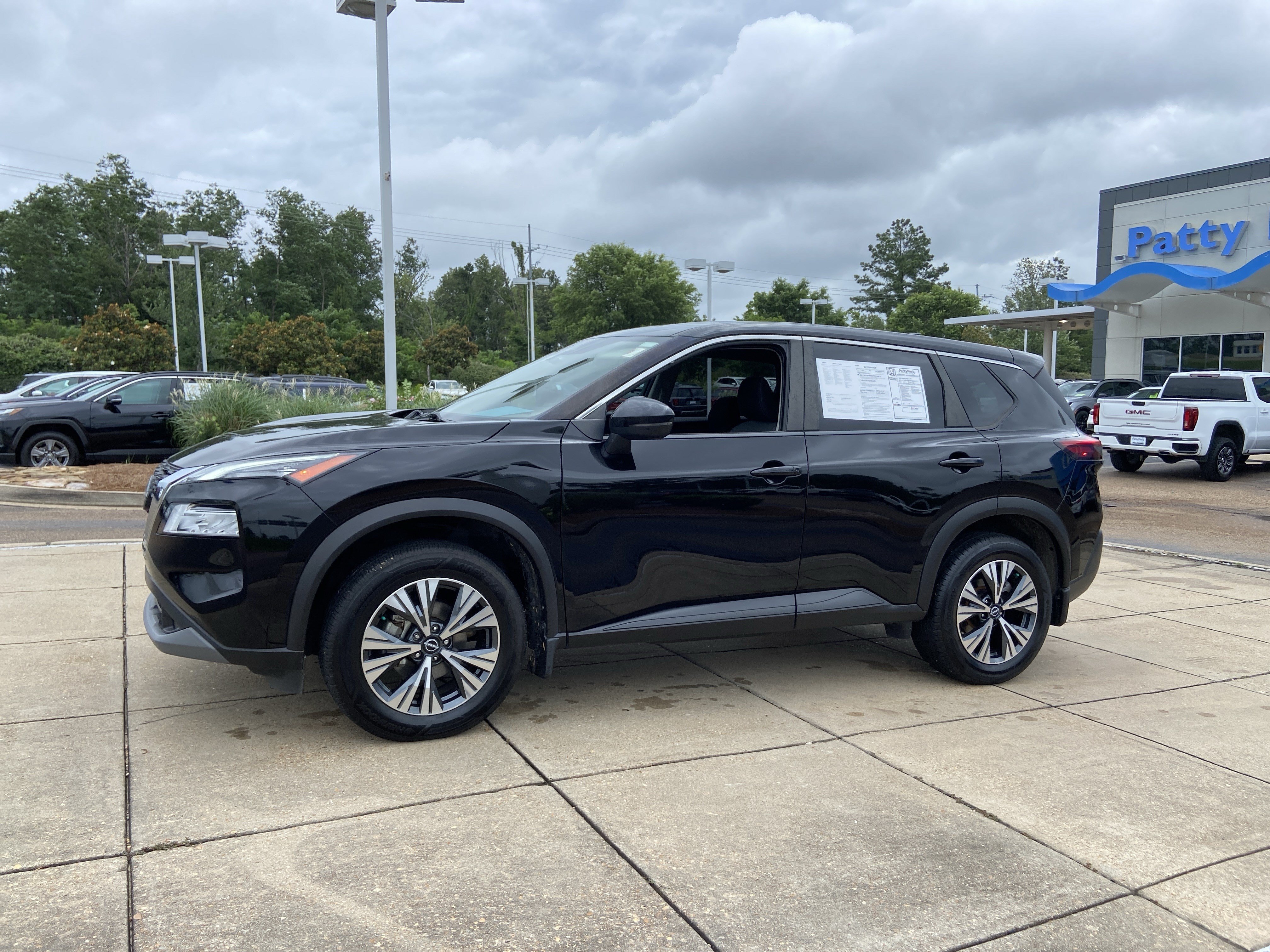 Used 2023 Super Black Nissan SV image 6