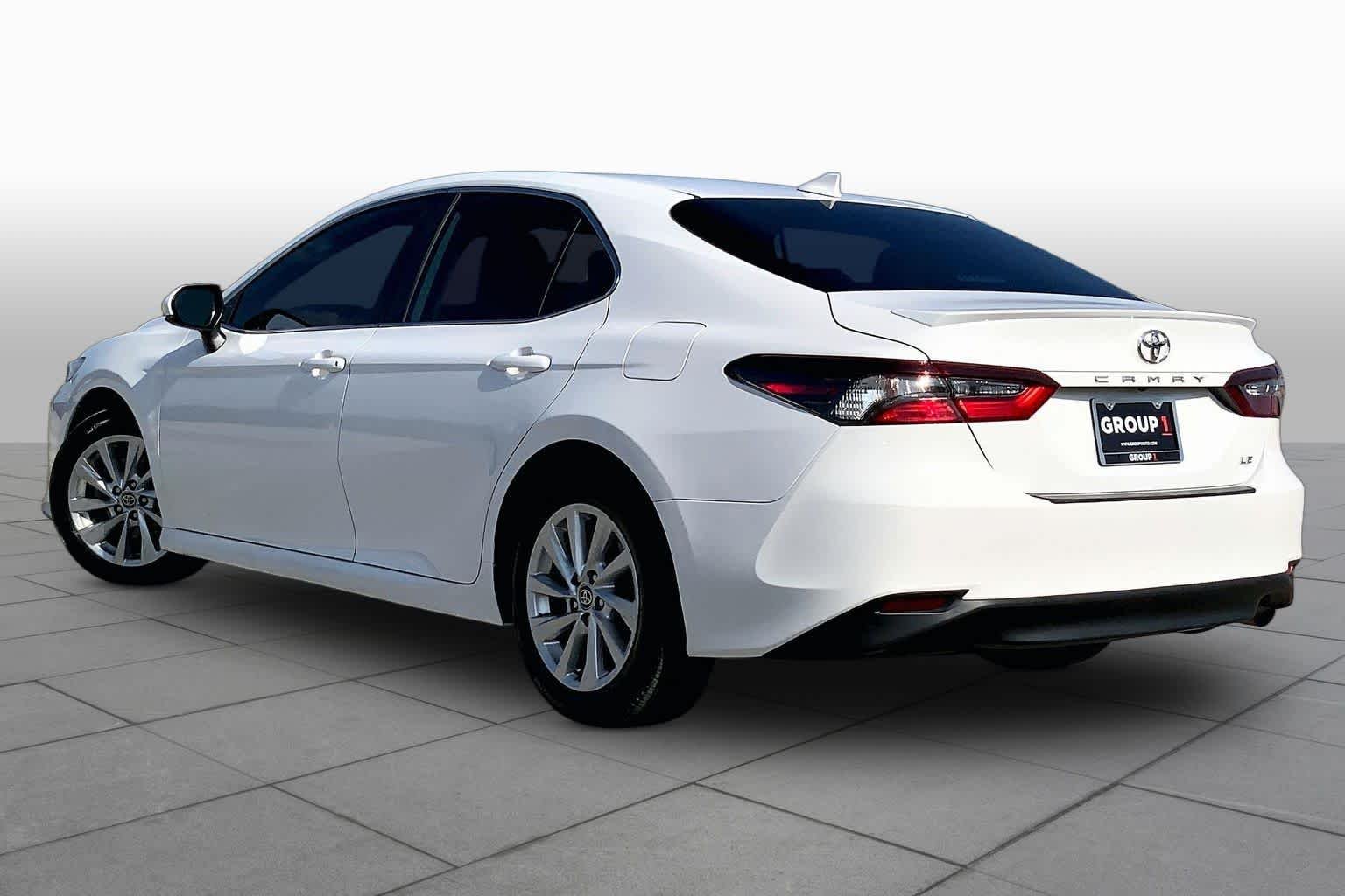 Used 2023 Ice Cap Toyota LE image 12