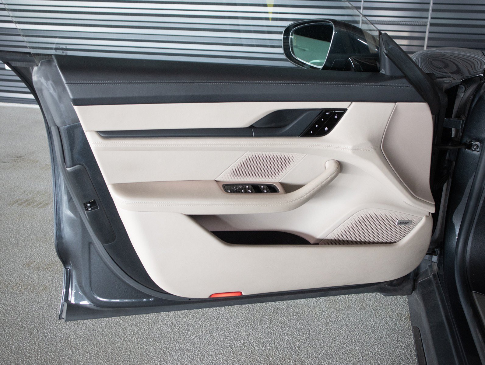 Used 2021 Volcano Grey Metallic Porsche Turbo image 24