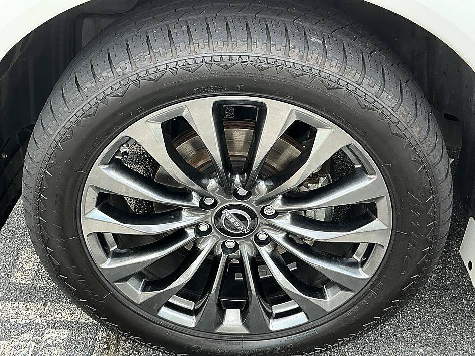 Used 2023 Aspen White Tricoat Nissan Platinum image 9