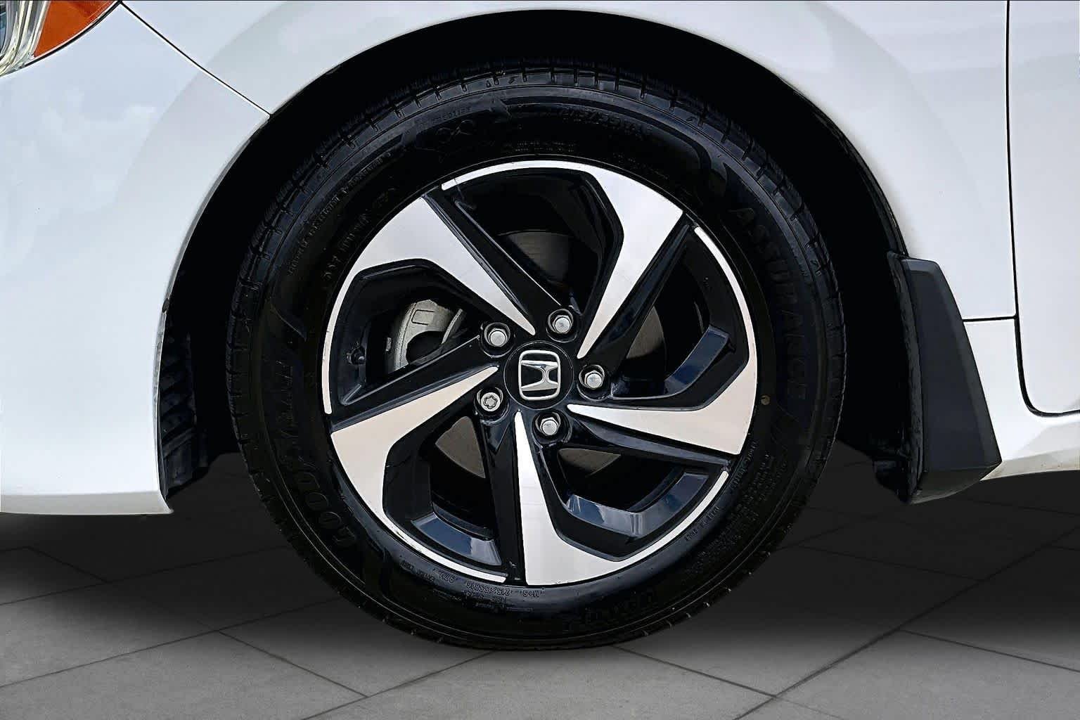 Used 2022 Platinum White Pearl Honda EX image 8