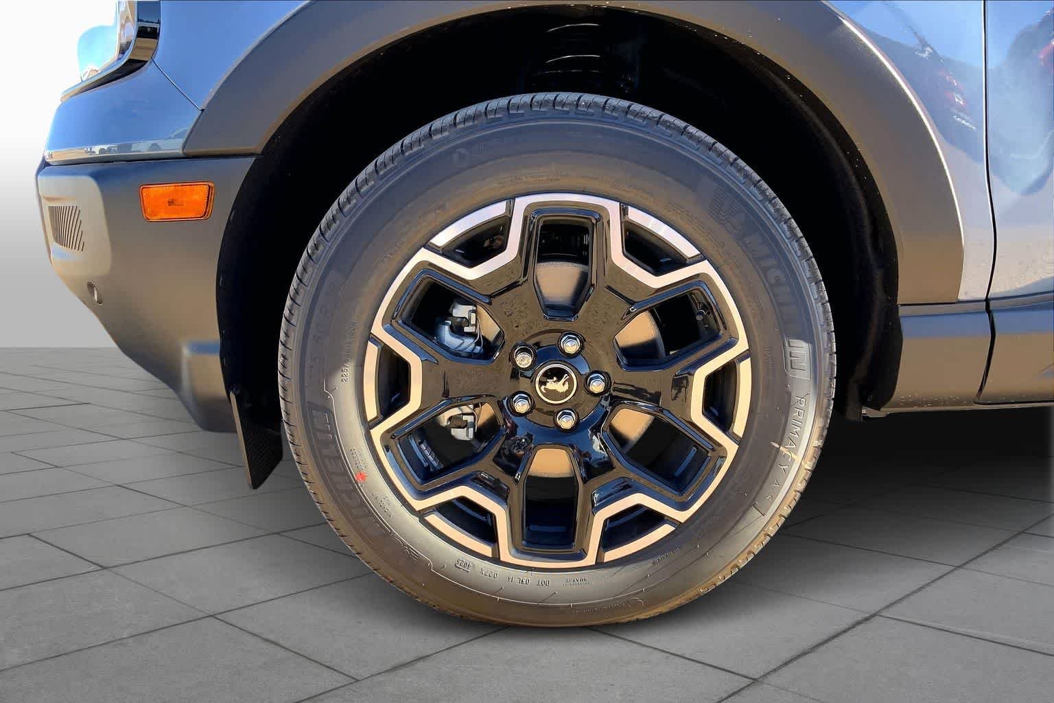 New 2025 Azure Gray Metallic Tri-Coat Ford Outer Banks® image 11