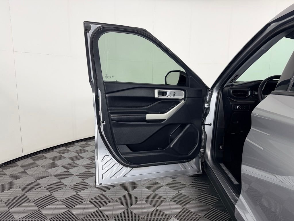 Certified Used 2022 Silver Ford Limited image 26