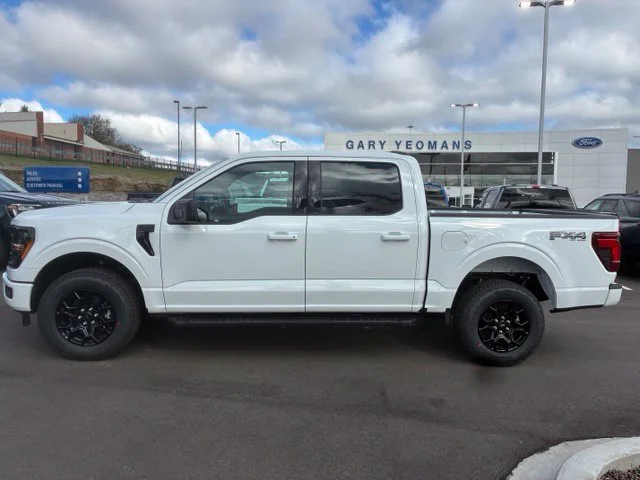 New 2026 Oxford White Ford XLT image 2