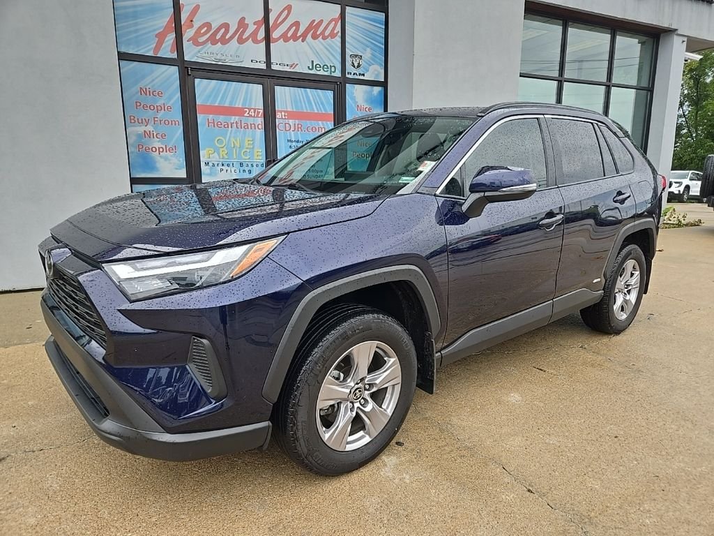 Used 2025 Toyota RAV4 XLE with VIN 2T3RWRFV0SW263729 for sale in Kansas City