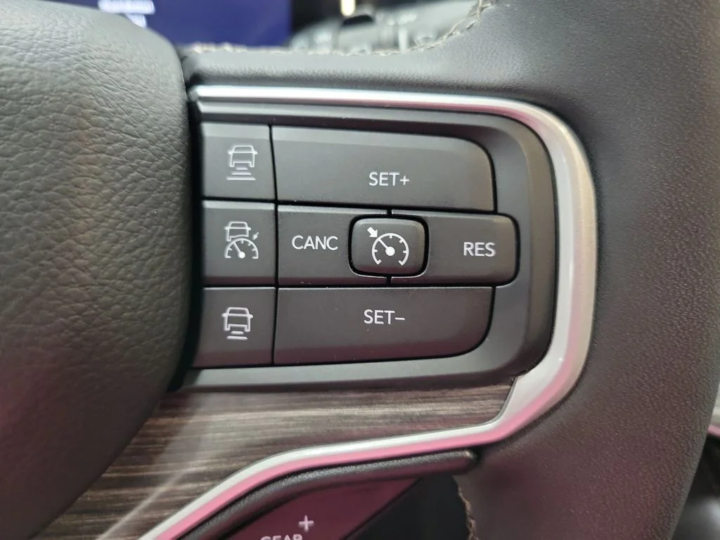 Used 2023 White Jeep Series II image 42