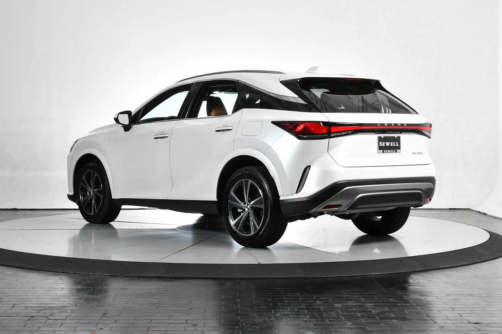 Used 2025 Eminent White Pearl Lexus Premium image 4