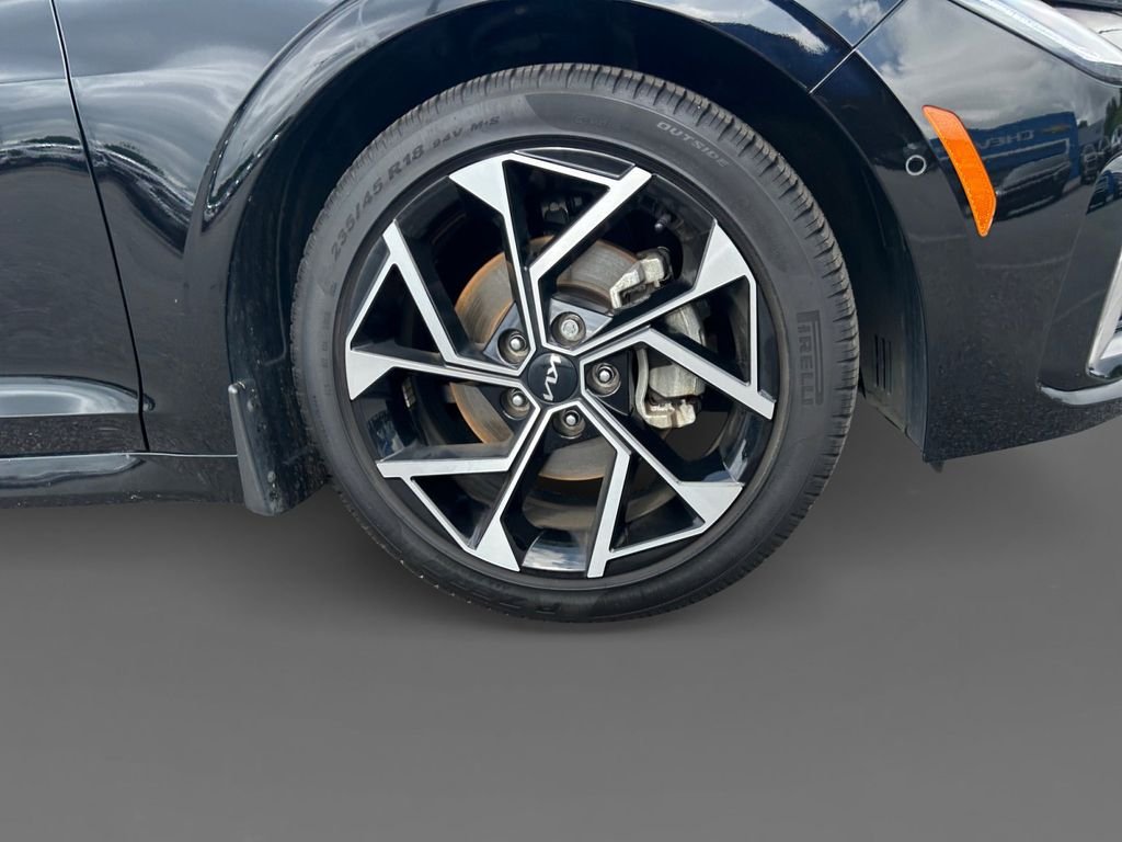 Used 2025 Black Kia EX image 16