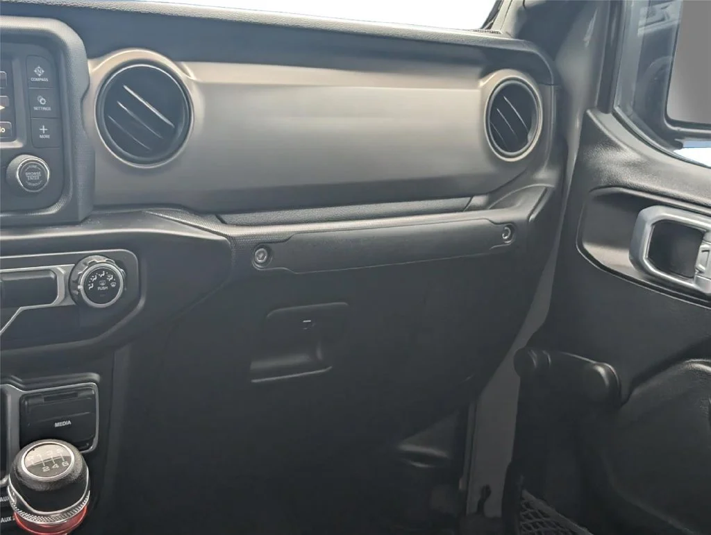 Used 2021 Sting-gray Clea Jeep Sport image 18