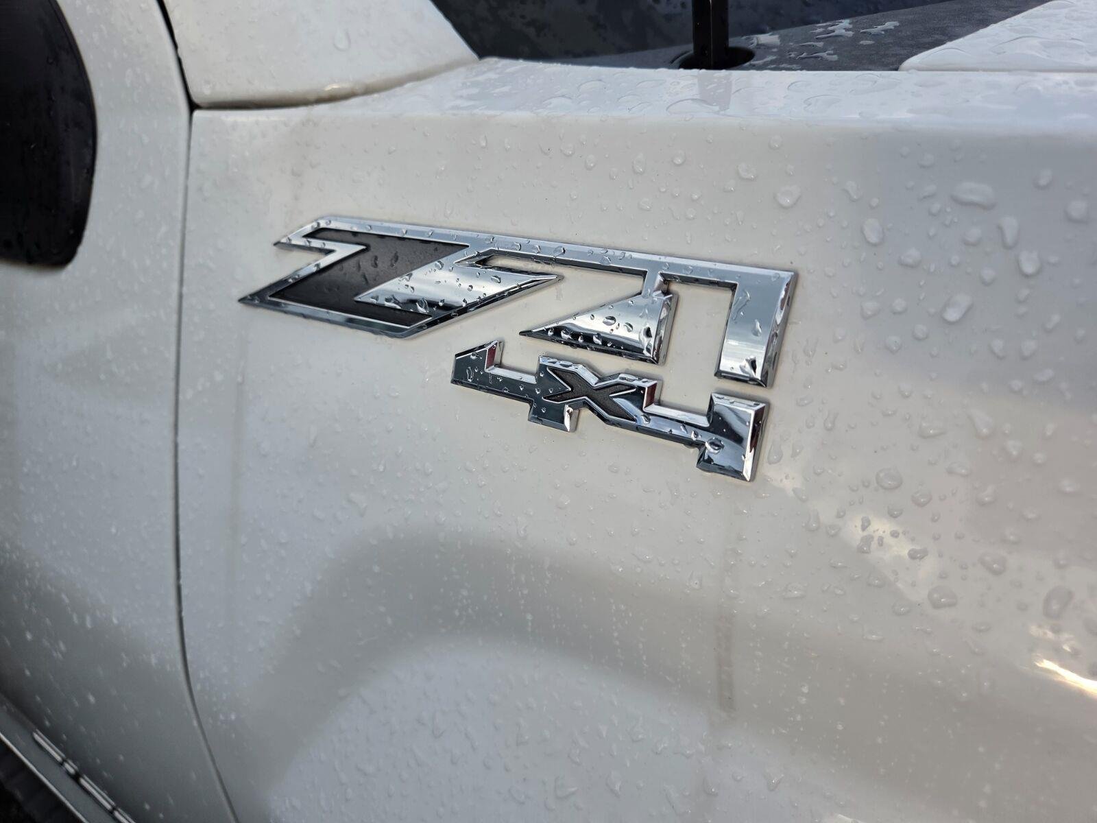 Used 2017 SUMMIT WHITE GMC SLT image 5
