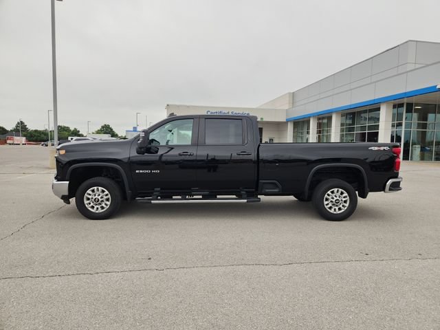 Used 2025 Black Chevrolet LT image 4