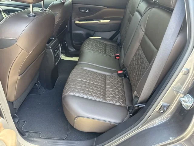 Used 2020 Gray Nissan Platinum image 14