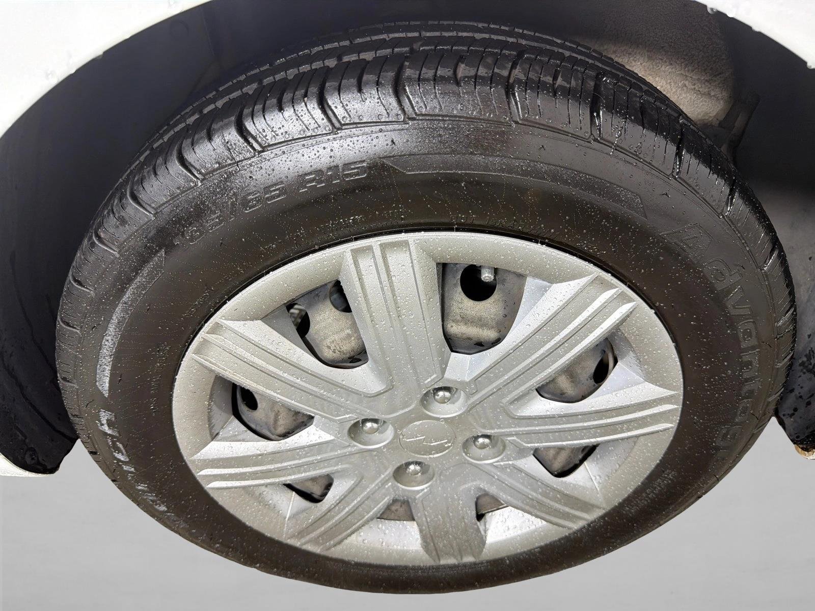 Used 2022 Clear White Kia S image 17