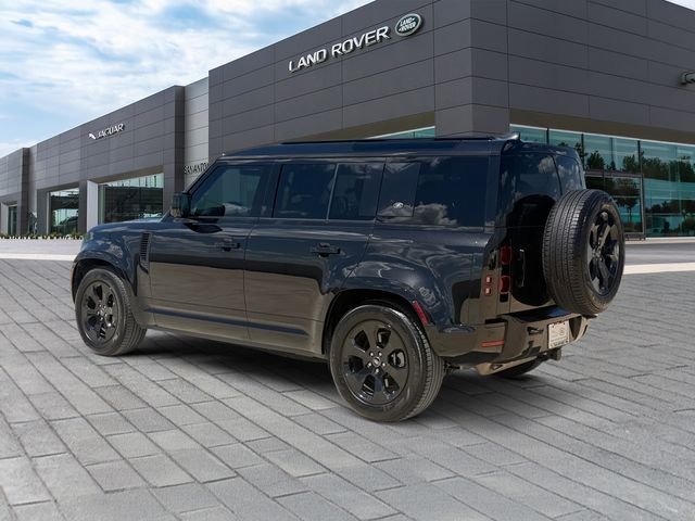 Used 2024 Black Land Rover X-Dynamic SE image 3