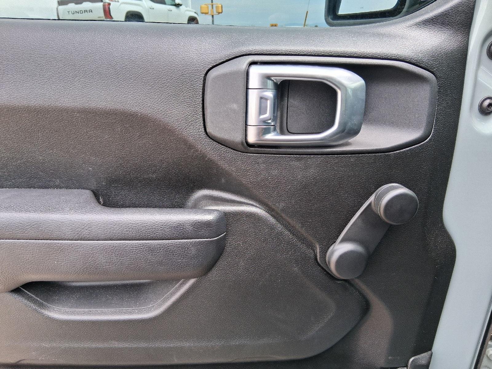 Used 2024 Earl Clearcoat Jeep Sport image 16