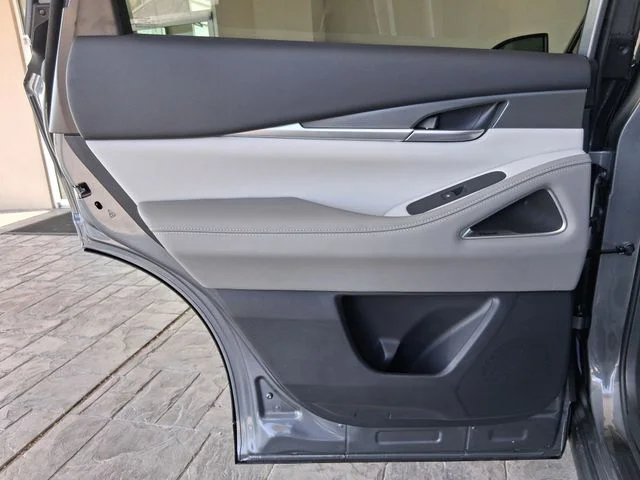 New 2027 GRAPHITE SHADOW INFINITI Luxe FWD image 19