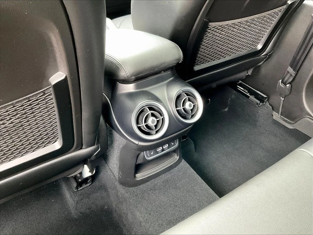 Used 2024 White Alfa Romeo Veloce image 10