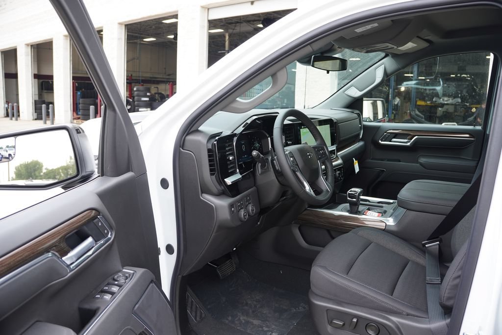 2026 Chevrolet Silverado 1500 LT Trail Boss - Photo 10