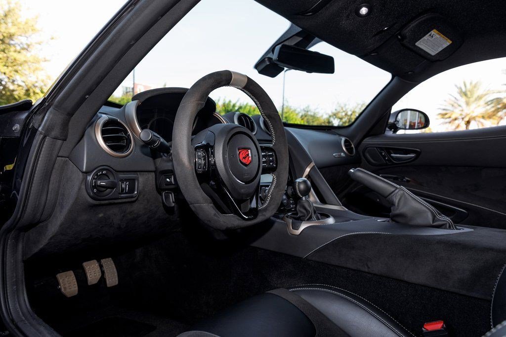 2017 Dodge Viper GTC - Photo 42