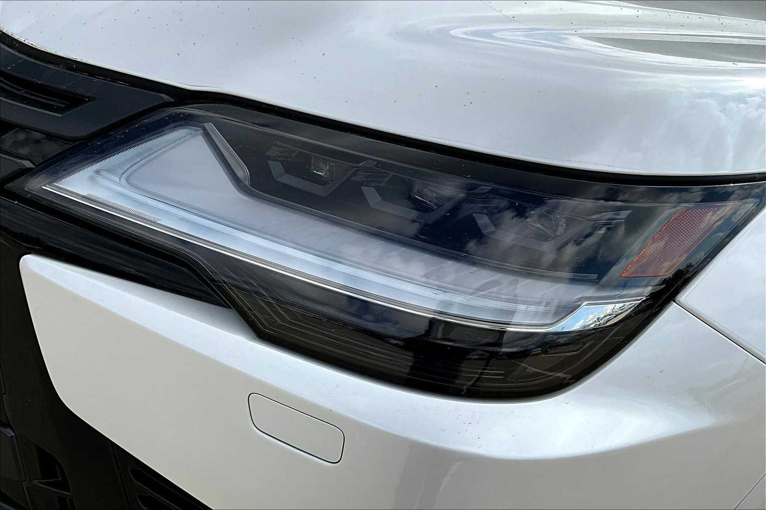 Used 2025 Eminent White Pearl Lexus Luxury image 13