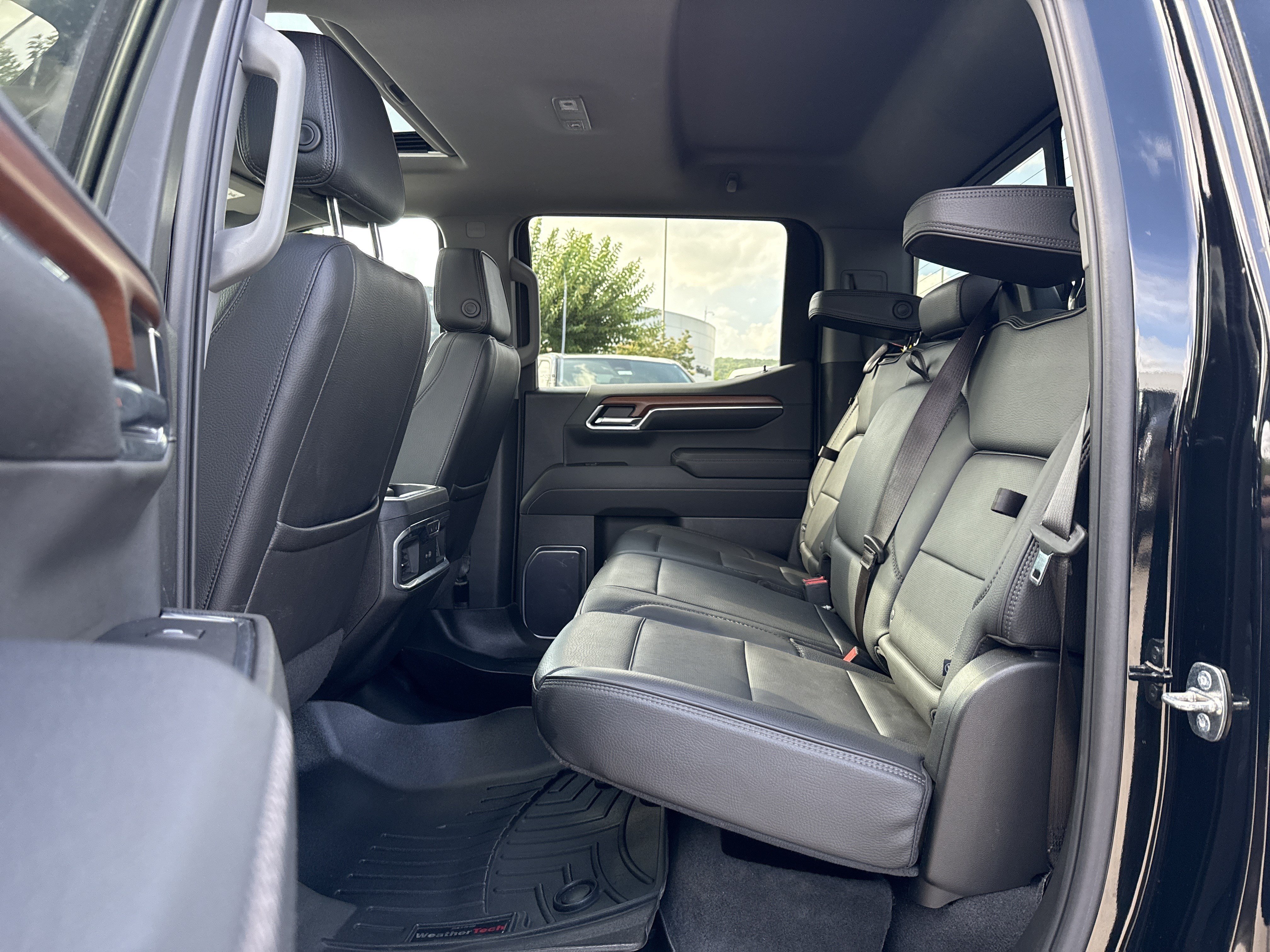 Used 2023 Onyx Black GMC Denali image 21