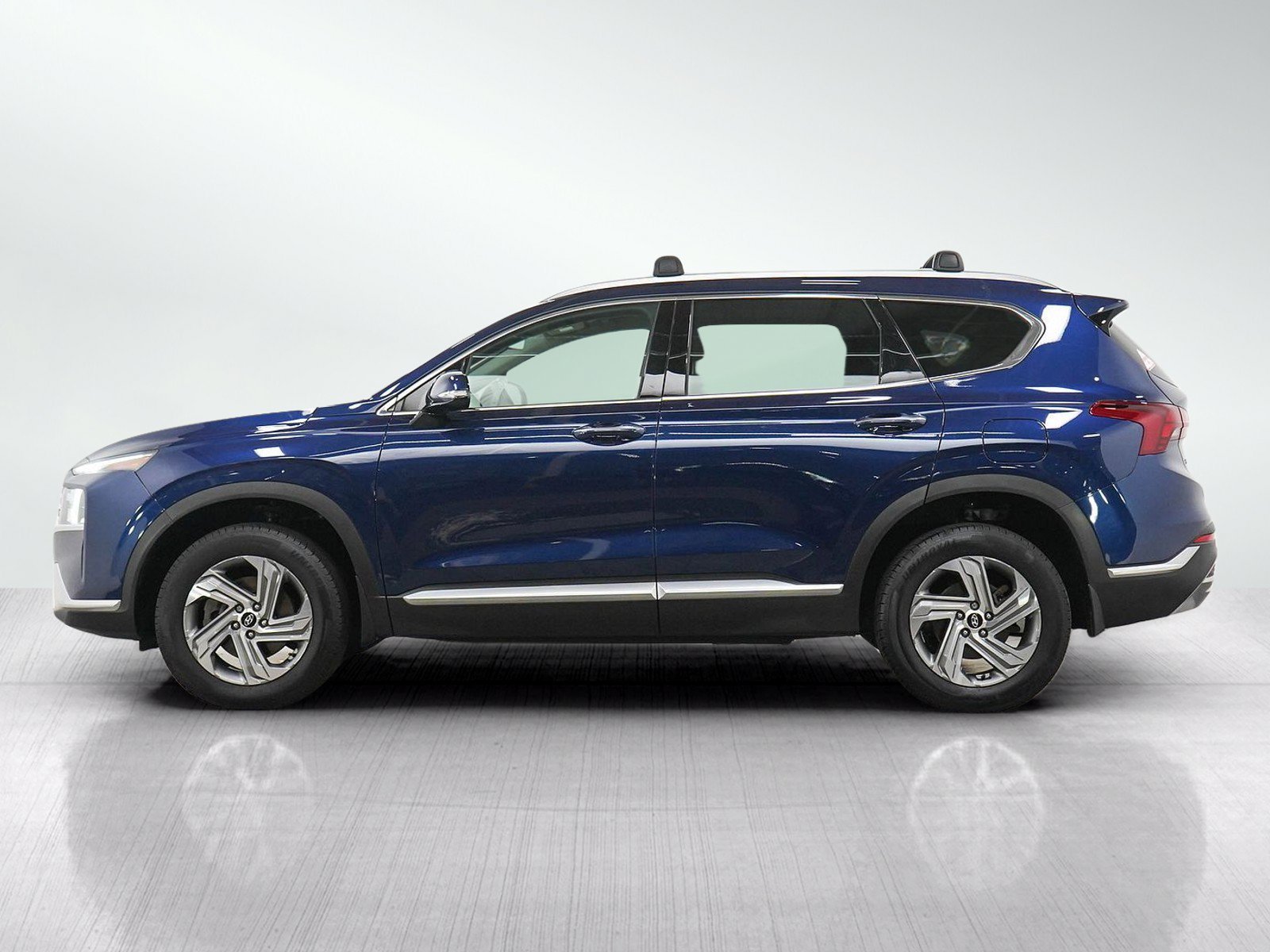 Used 2022 Hyundai Santa Fe SEL with VIN 5NMS6DAJ6NH382337 for sale in Burnsville, Minnesota