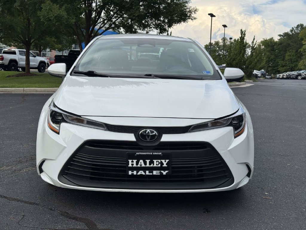 Used 2025 White Toyota LE image 26