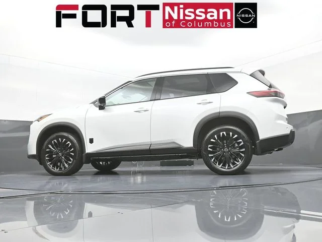 New 2026 Everest White Pearl TriCoat Nissan Dark Armor™ image 36